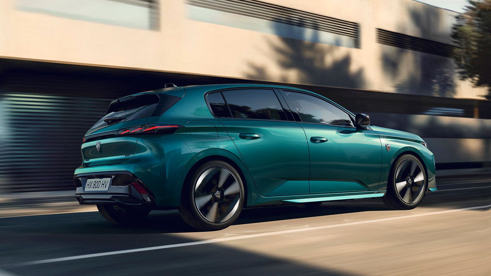 Peugeot E-308: Γιατί αξίζει αν θες ηλεκτρικό οικογενειακό